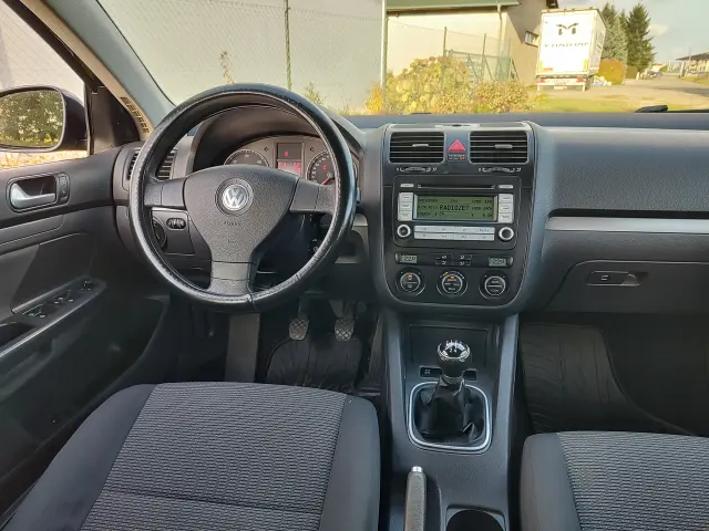 VOLKSWAGEN Jetta Sportline