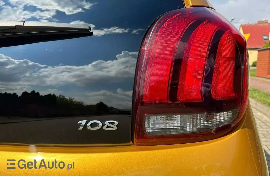 PEUGEOT 108 