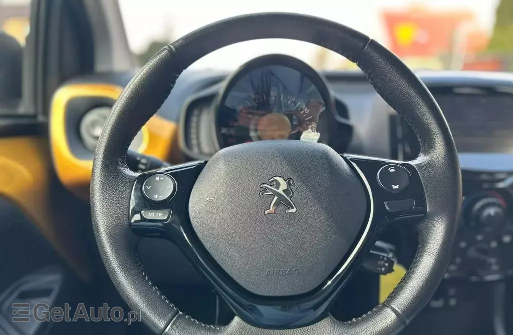 PEUGEOT 108 