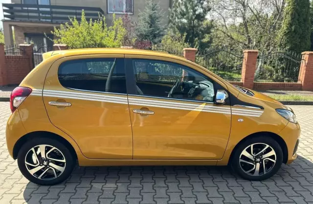 PEUGEOT 108 