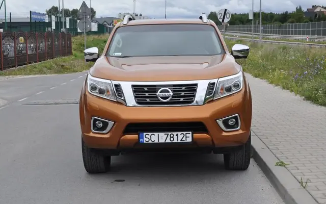 NISSAN Navara 