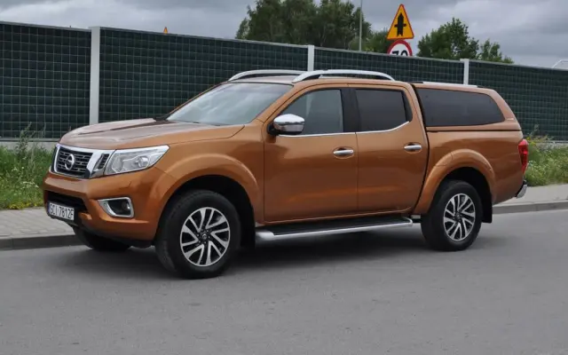 NISSAN Navara 