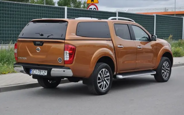 NISSAN Navara 