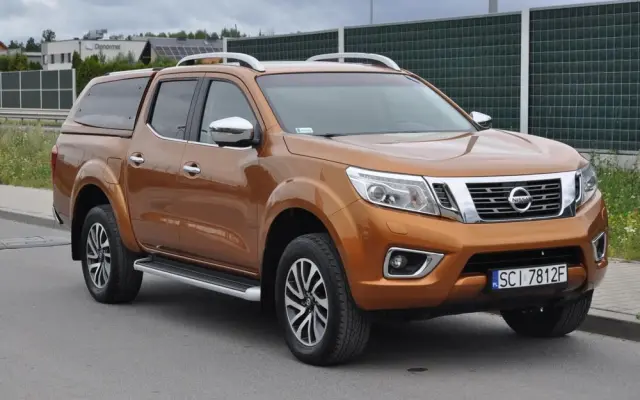 NISSAN Navara 