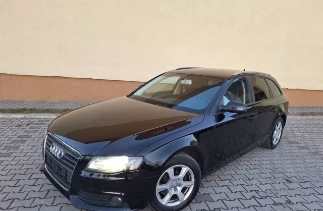 AUDI A4 