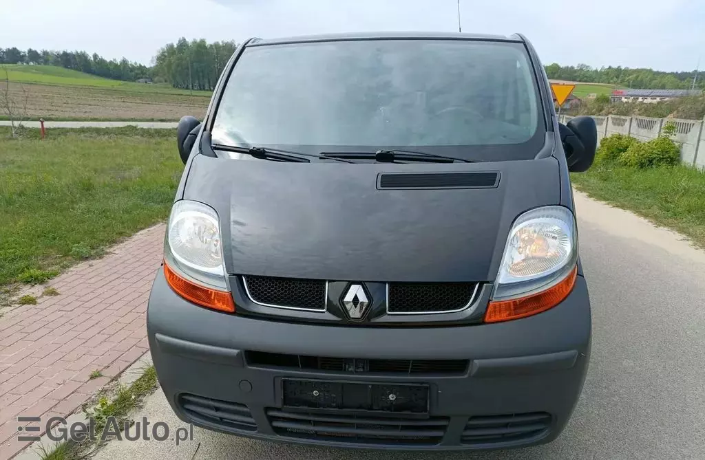 RENAULT Trafic 