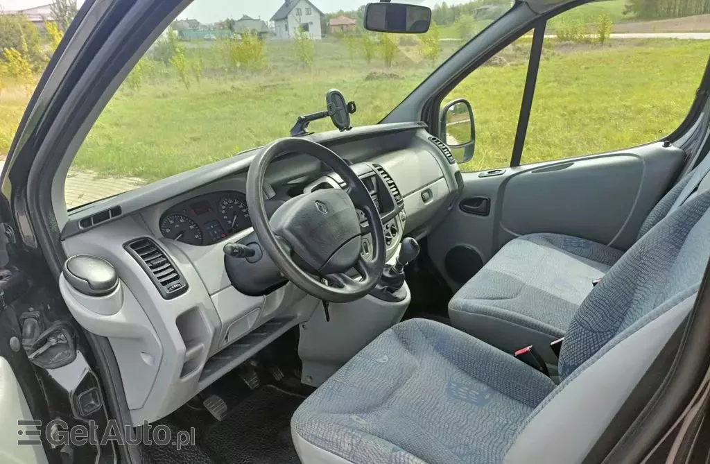 RENAULT Trafic 