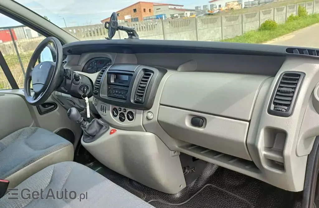 RENAULT Trafic 