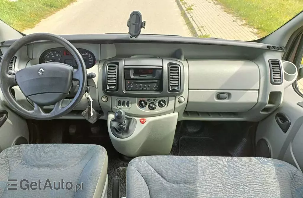 RENAULT Trafic 