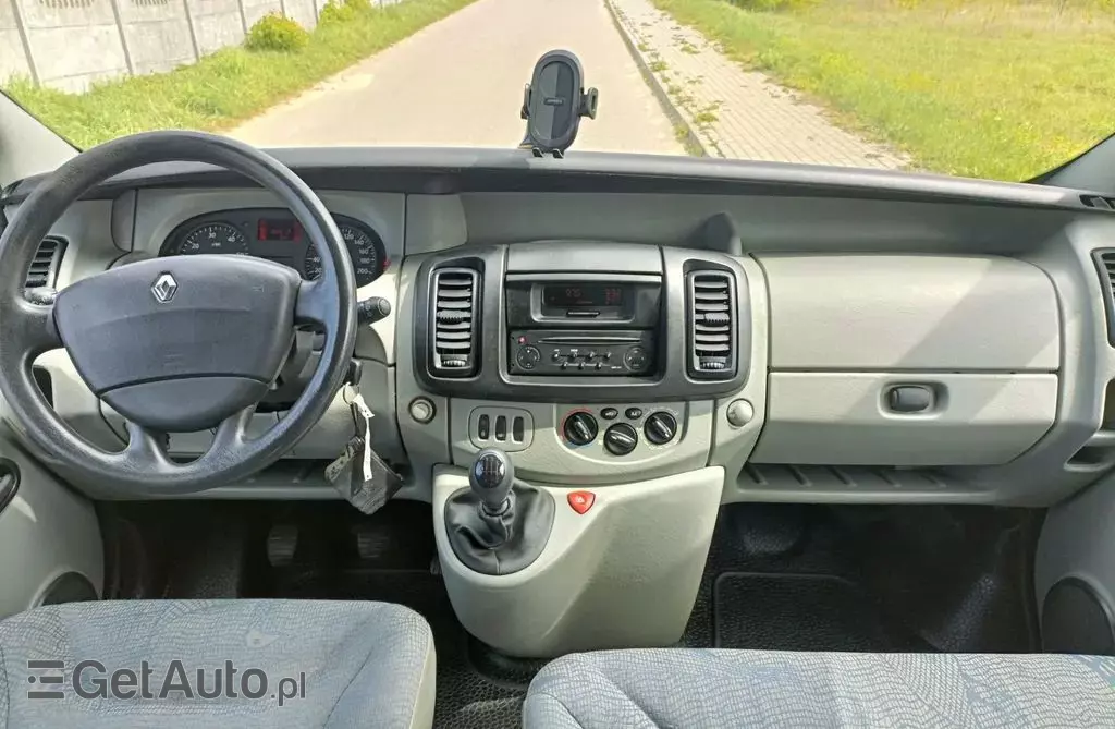 RENAULT Trafic 