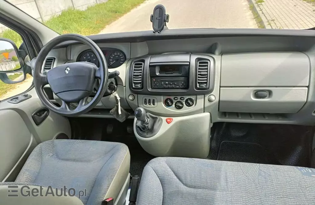 RENAULT Trafic 