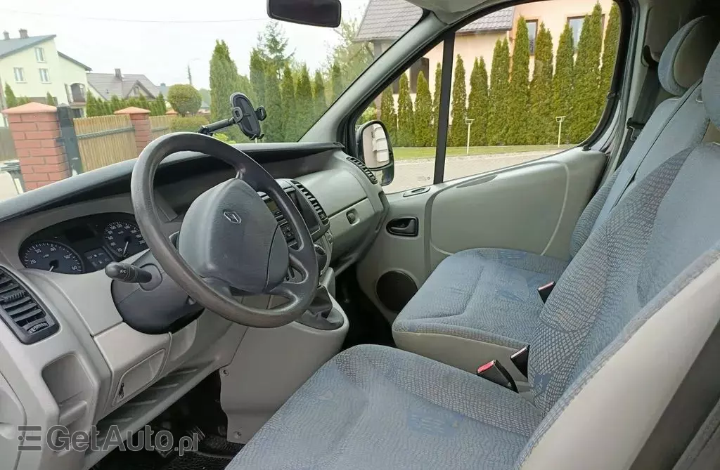 RENAULT Trafic 