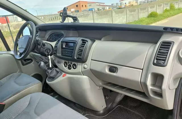RENAULT Trafic 