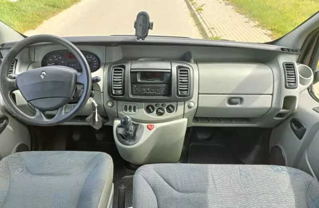 RENAULT Trafic 