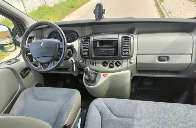 RENAULT Trafic 