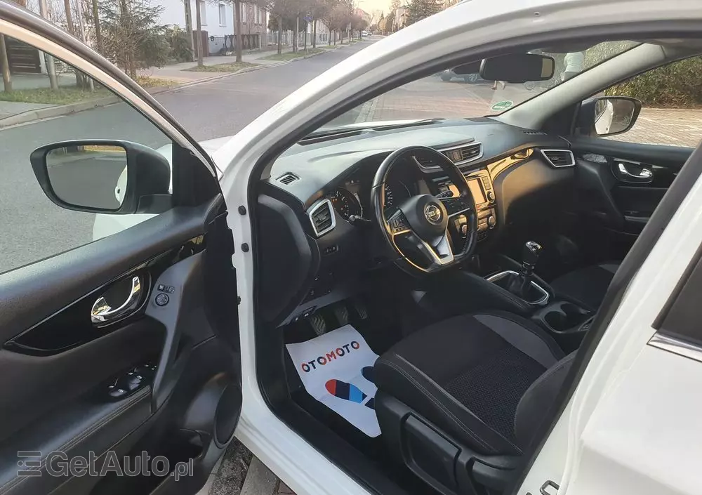 NISSAN Qashqai 1.3 DIG-T N-Connecta