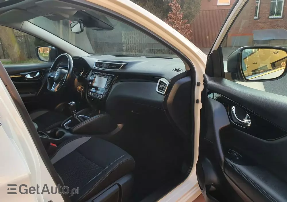 NISSAN Qashqai 1.3 DIG-T N-Connecta