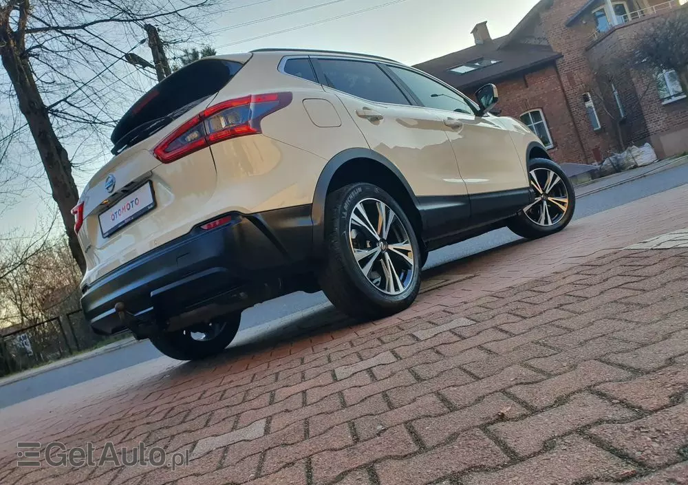 NISSAN Qashqai 1.3 DIG-T N-Connecta