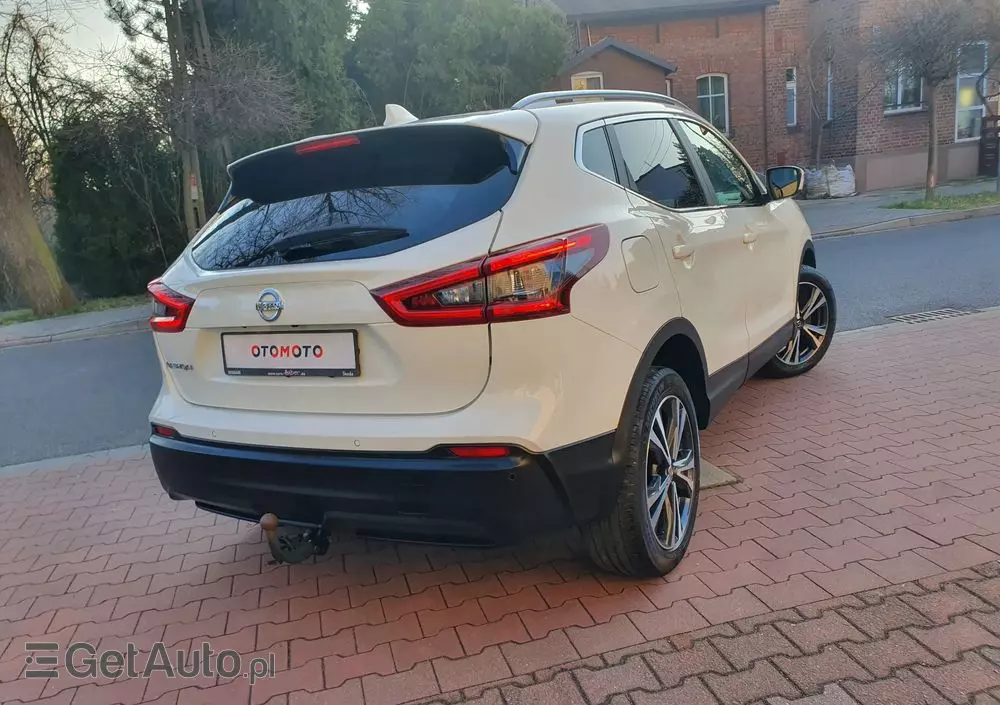 NISSAN Qashqai 1.3 DIG-T N-Connecta