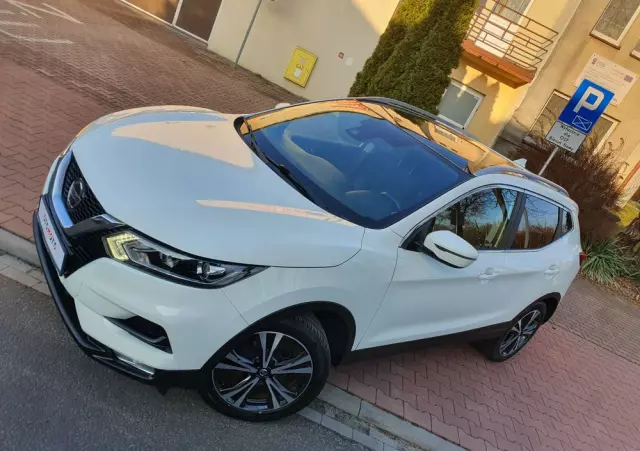 NISSAN Qashqai 1.3 DIG-T N-Connecta