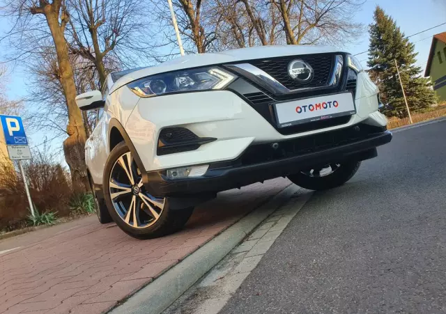 NISSAN Qashqai 1.3 DIG-T N-Connecta