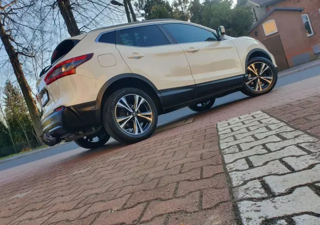 NISSAN Qashqai 1.3 DIG-T N-Connecta