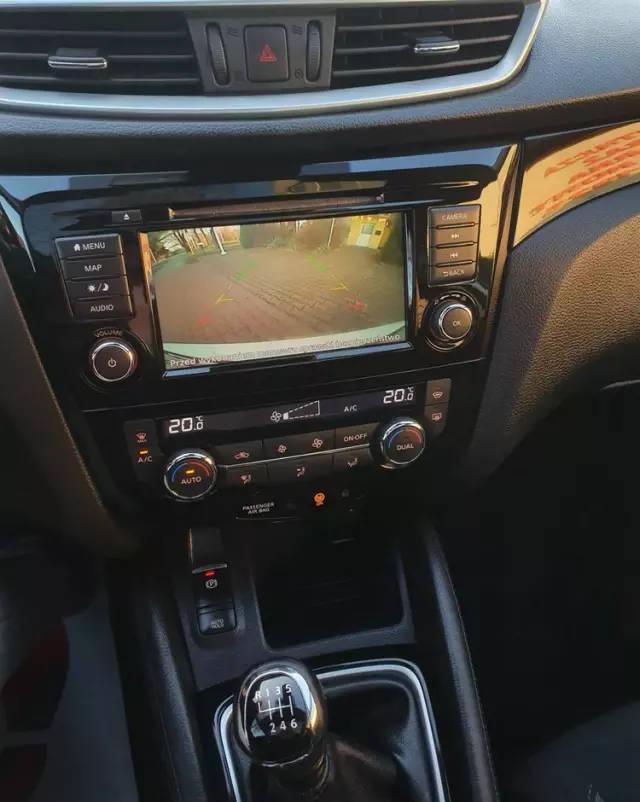 NISSAN Qashqai 1.3 DIG-T N-Connecta