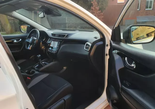 NISSAN Qashqai 1.3 DIG-T N-Connecta