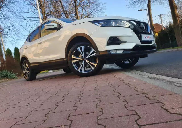 NISSAN Qashqai 1.3 DIG-T N-Connecta