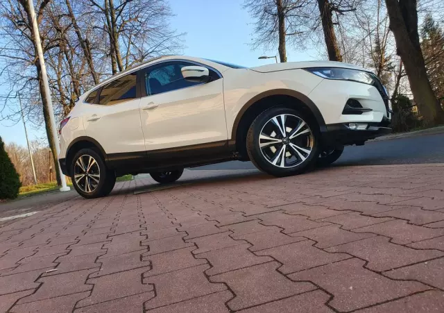 NISSAN Qashqai 1.3 DIG-T N-Connecta