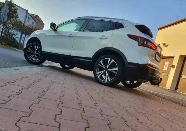 NISSAN Qashqai 1.3 DIG-T N-Connecta