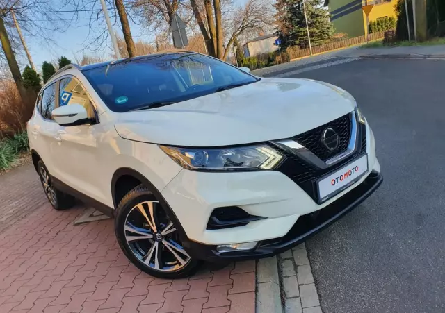 NISSAN Qashqai 1.3 DIG-T N-Connecta