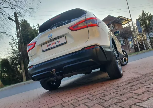 NISSAN Qashqai 1.3 DIG-T N-Connecta
