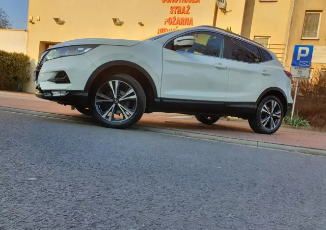NISSAN Qashqai 1.3 DIG-T N-Connecta