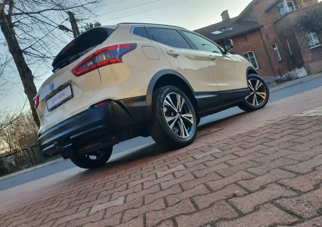 NISSAN Qashqai 1.3 DIG-T N-Connecta