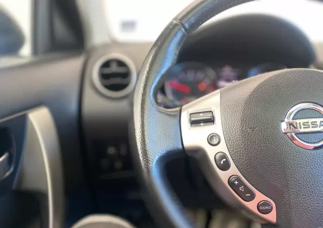 NISSAN Qashqai 1.6 Tekna