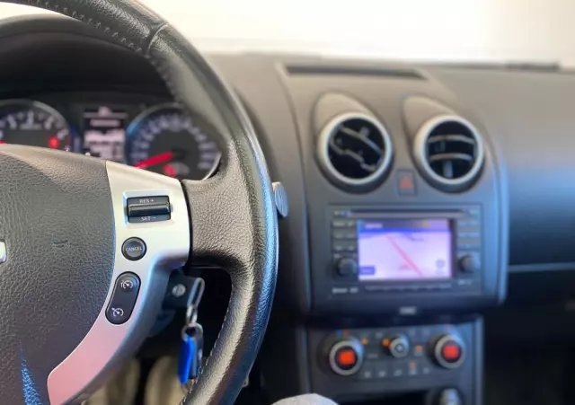 NISSAN Qashqai 1.6 Tekna