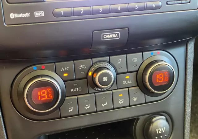 NISSAN Qashqai 1.6 Tekna