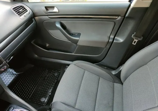 VOLKSWAGEN Golf VI 2.0 TDI Comfortline