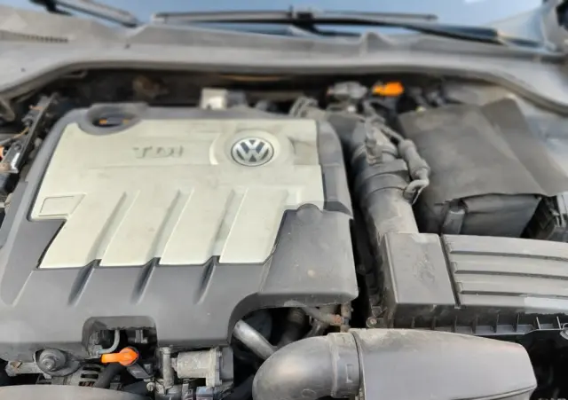 VOLKSWAGEN Golf VI 2.0 TDI Comfortline