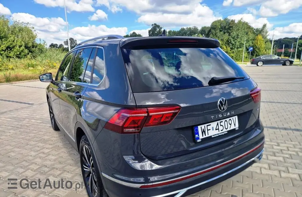 VOLKSWAGEN Tiguan 
