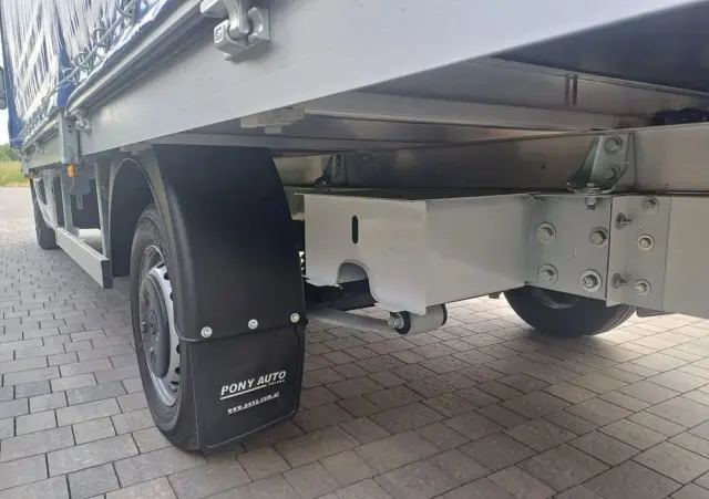 RENAULT Master 10 palet na poduszkach 