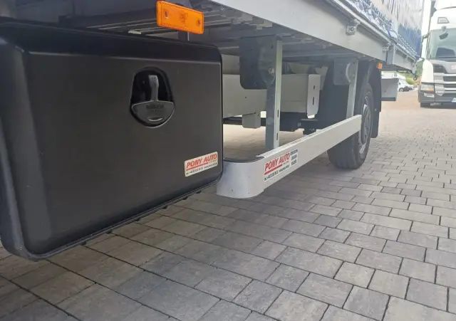 RENAULT Master 10 palet na poduszkach 