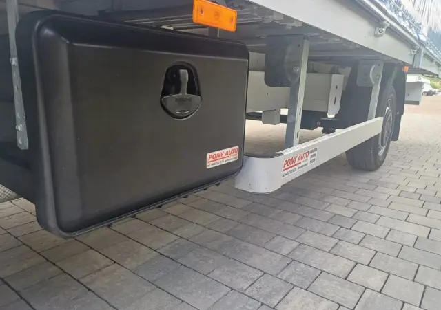 RENAULT Master 10 palet na poduszkach 