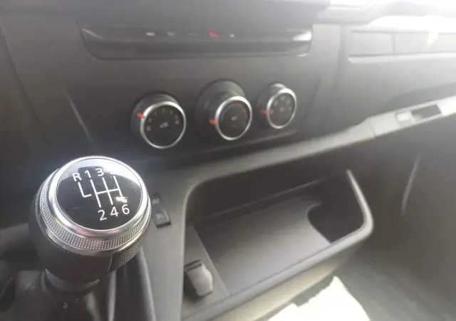 RENAULT Master 10 palet na poduszkach 