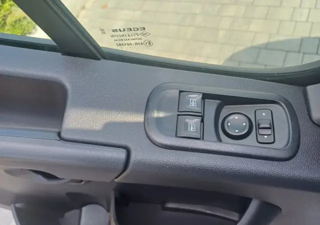 RENAULT Master 10 palet na poduszkach 