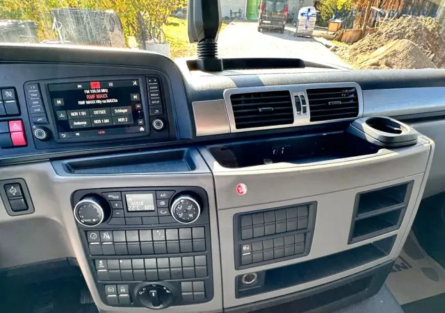 MAN MAN TGM 15.250 4X2 / KONTENER - 16X PALETA / WINDA / OPONY 80% / STAN IDEALNY 