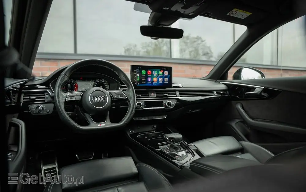 AUDI A4 Avant 35 TFSI S tronic S line