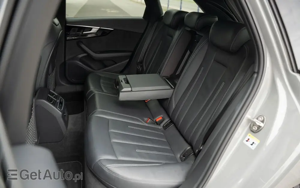 AUDI A4 Avant 35 TFSI S tronic S line