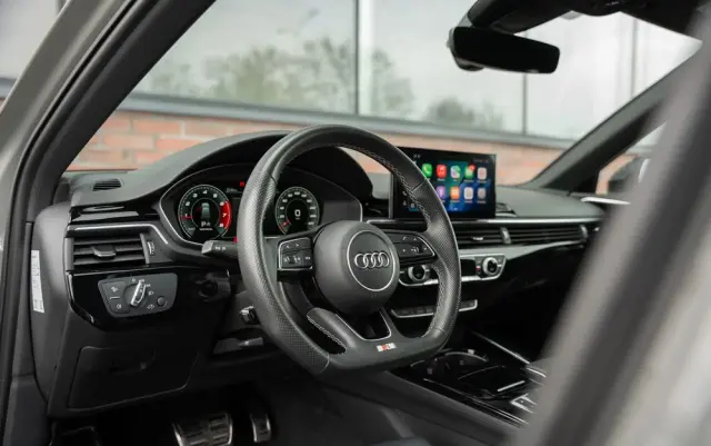 AUDI A4 Avant 35 TFSI S tronic S line
